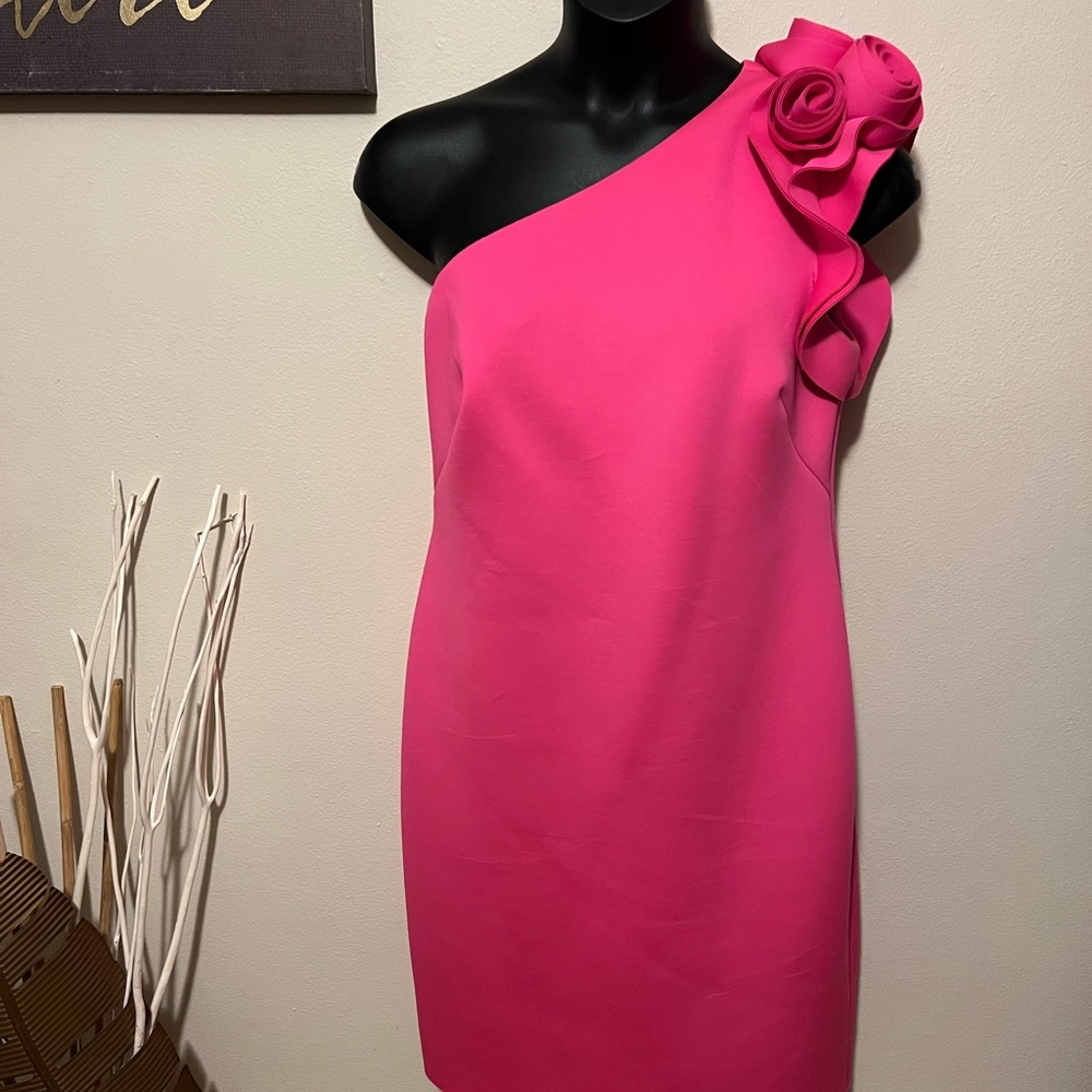 Sassy One-shoulder Body-con Dress